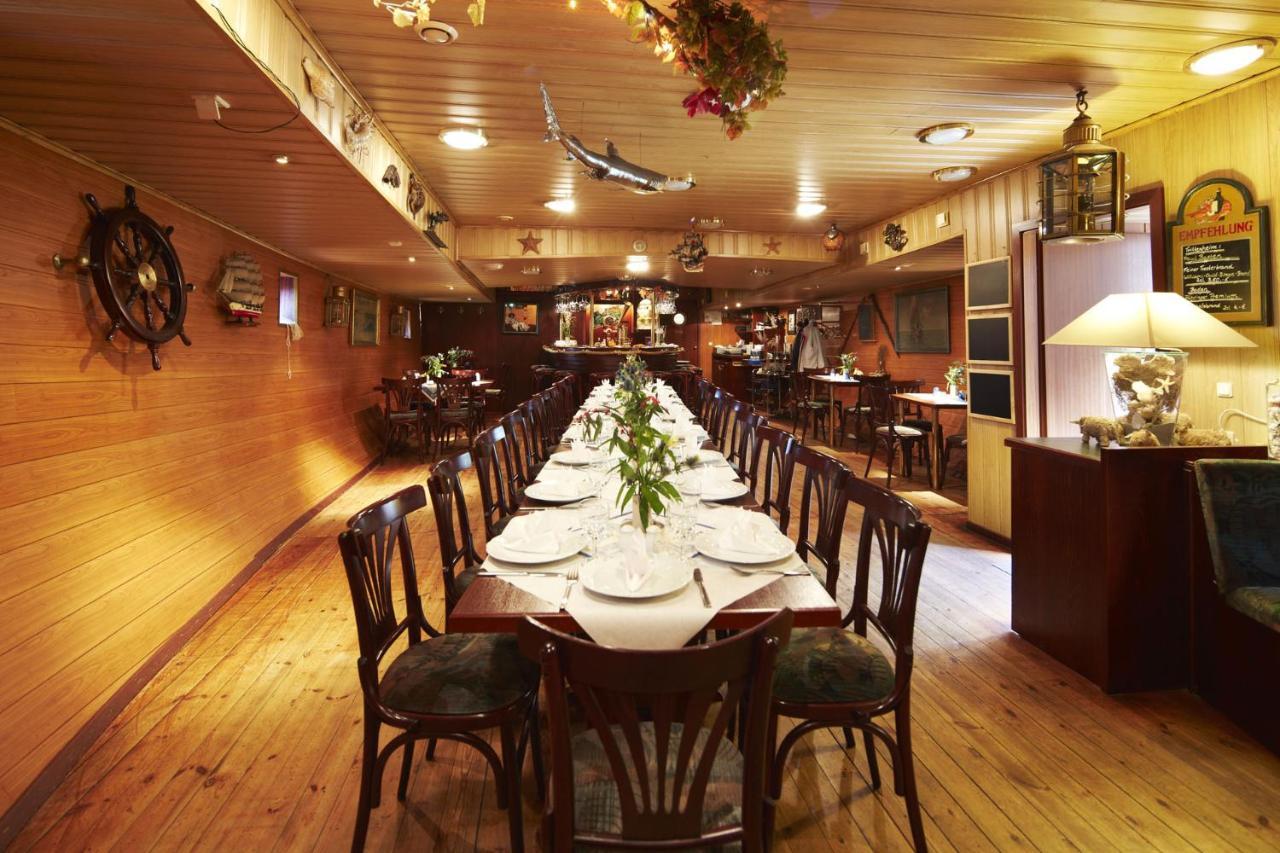 Hotelschiff Stinne Вустров Екстериор снимка